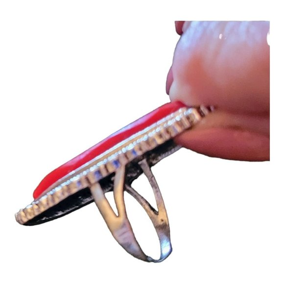 Women's Teen Elongated Marquise Dinner Ring Red Faceted Faux Stone Size 9 Gift - Picture 3 of 3